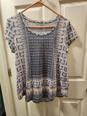 Lucky Brand Blue and Cream Patterned Scoop Neck Tee
